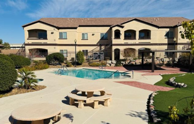 2291 West Horizon Ridge 3214