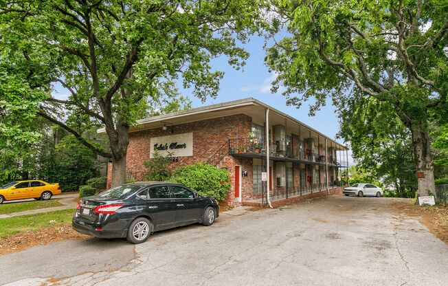 Celeste Manor - 1 Bedroom / 1 Bathroom Apartment
