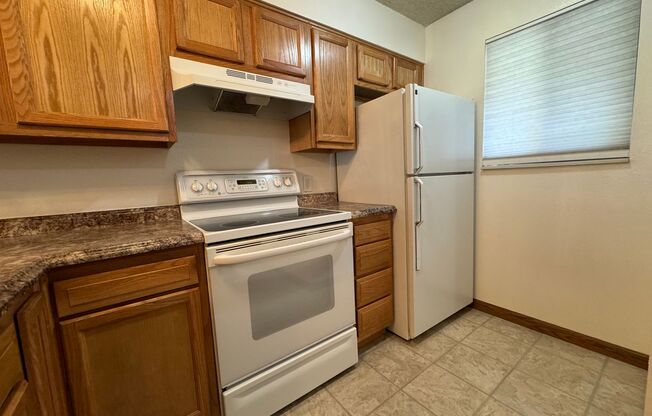 Studio, 1 bath, $1,100, Unit # J 204