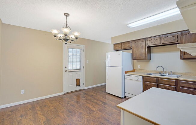 2441 SWEETWOOD DR