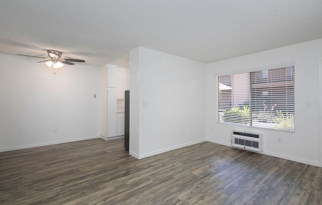 1 bed, 1 bath, 574 sqft, $1,750, Unit 09