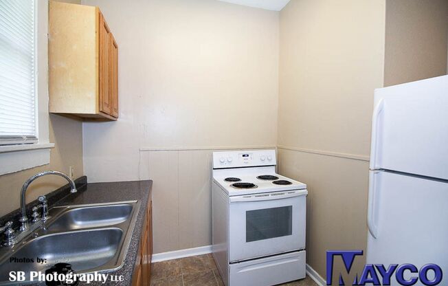 1 bed, 1 bath, 600 sqft, $600, Unit B