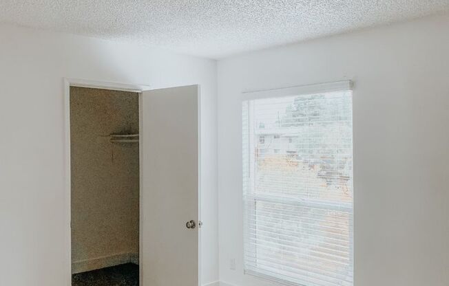 2 beds, 1 bath, 900 sqft, $1,700, Unit 41