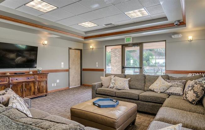 clubhouse entertainment room