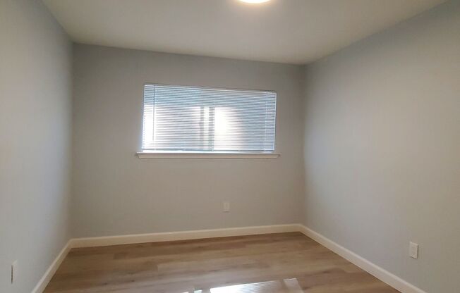 2 beds, 1 bath, $3,395, Unit 1011