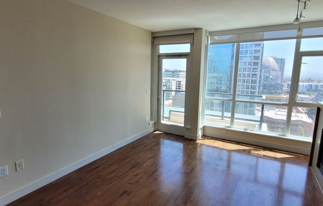 DOWNTOWN / East Village / Petco Park - The Legend 2 Br / 2 Ba Condo 13th Floor Nice Views. AVAILABLE NOW!!