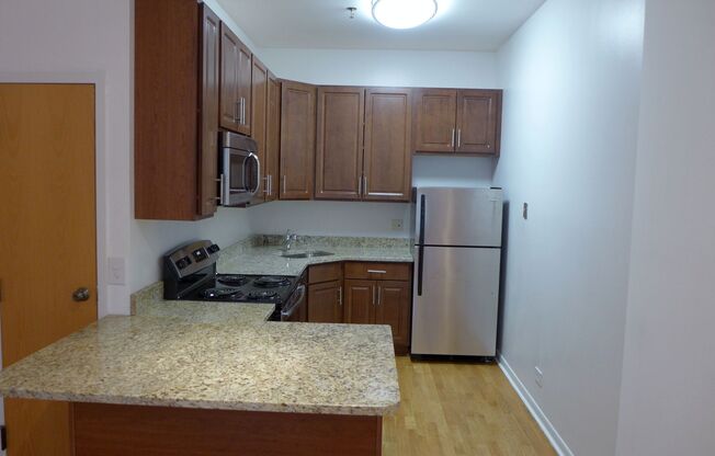 1 bed, 1 bath, 700 sqft, $1,895, Unit 14B