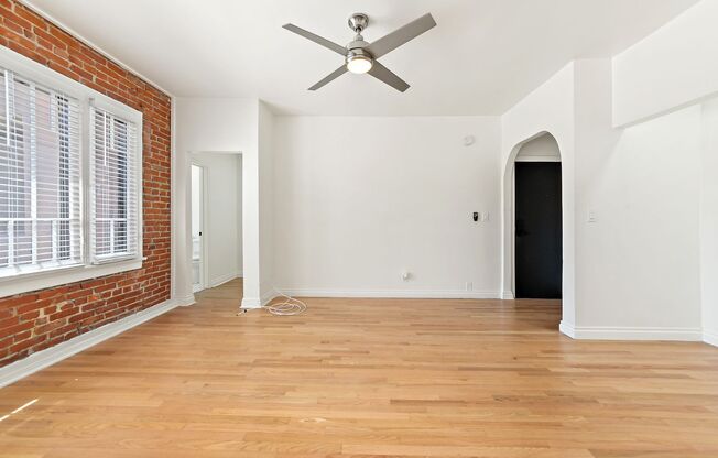 Studio, 1 bath, 550 sqft, $1,730.77, Unit 210