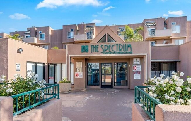 Remodeled 1bed/1bath right in the heart of the vibrant city of Santa Ana