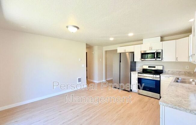 7621 NE 158 AVE