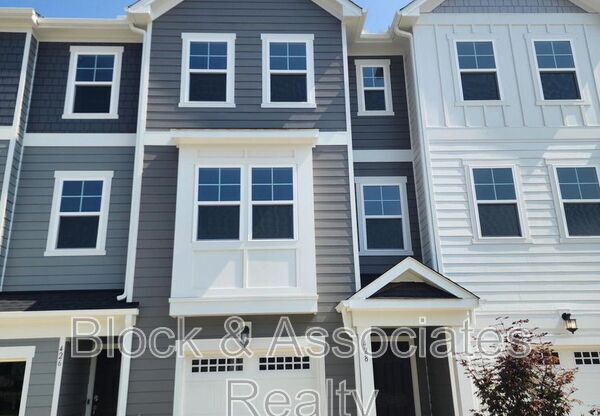 428 DEERCROFT DR
