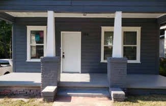 Spacious 2 Bedroom 1 Bathroom Home WIth Huge Backyard