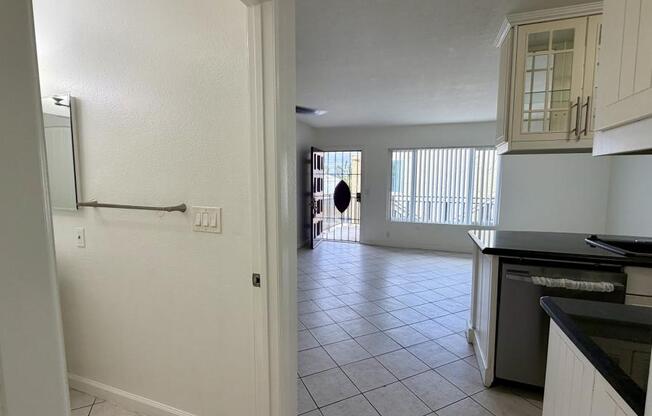 1 bed, 1 bath, 650 sqft, $1,800