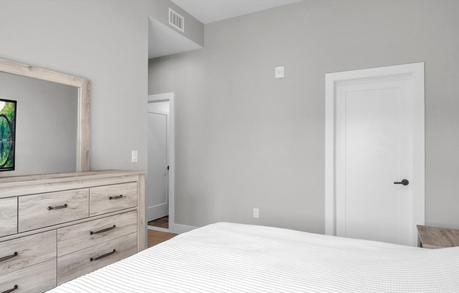 3 beds, 2 baths, 1,090 sqft, $5,250, Unit 318