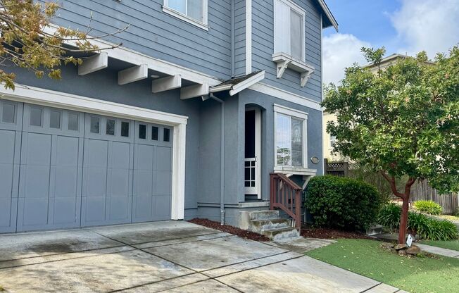 Charming Studio with AC and Secure Mailbox!