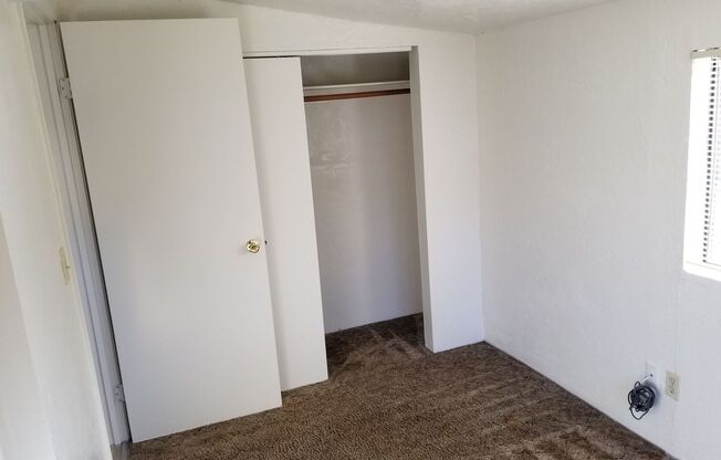 2 beds, 1 bath, $1,125, Unit 1130 #4