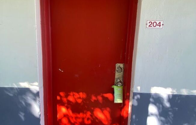 2 beds, 1 bath, $1,900, Unit 1801-204