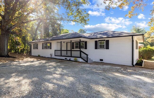 Remodeled 2bd/ 1ba Duplex near Duke University