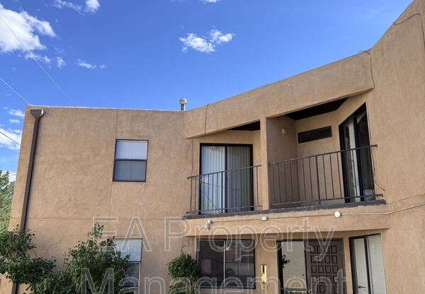 12304 Candelaria Rd NE