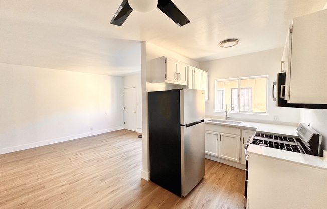 2718 COCHRAN AVE