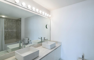 2 beds, 2.5 baths, $4,400, Unit Unit 2910