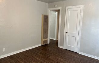 3 beds, 1 bath, $875