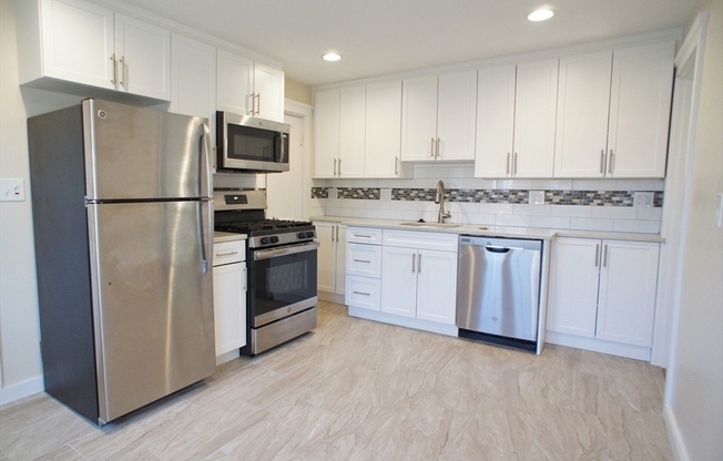 1 bed, 1 bath, 700 sqft, $2,150, Unit 1