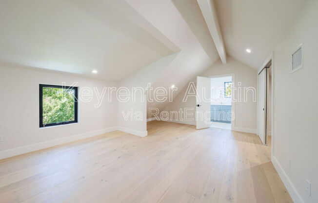 3 beds, 2.5 baths, 2,201 sqft, $2,950, Unit A