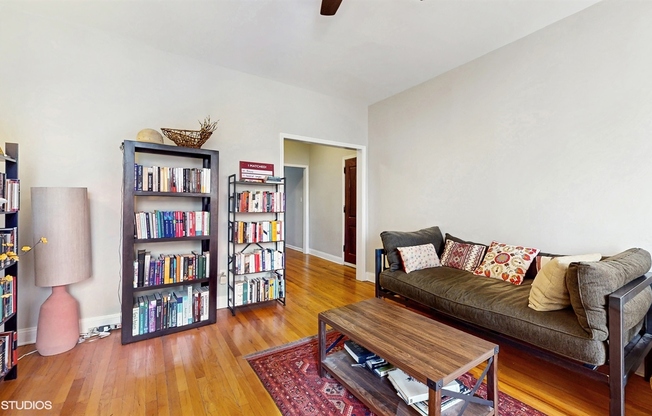 5110 S WOODLAWN