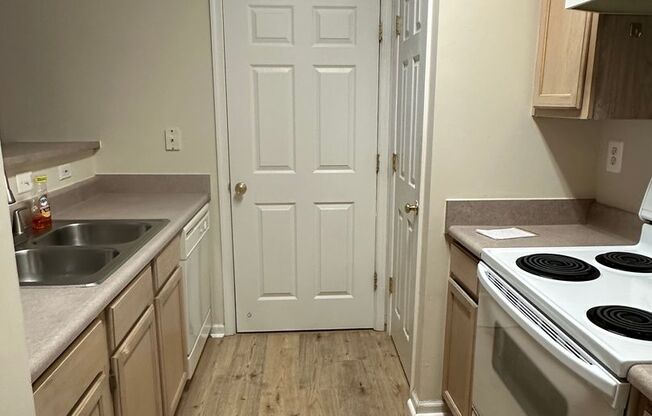 1BR, 1Ba condo in Carriage Hill subdiviision on Pantops.