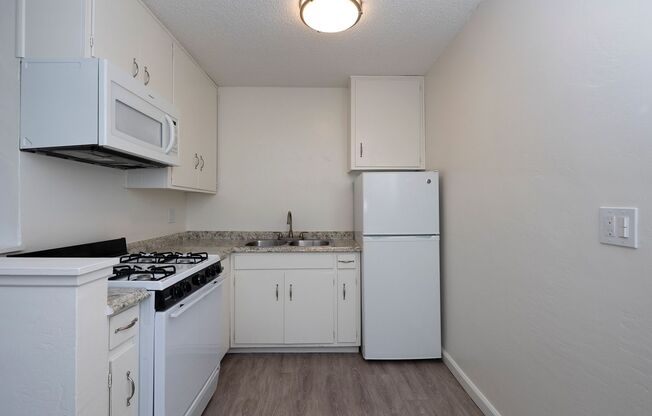1 bed, 1 bath, $1,895, Unit 25
