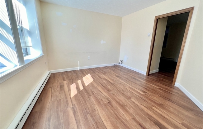 1 bed, 1 bath, $2,000, Unit 4F