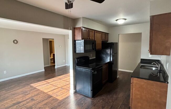 1 bed, 1 bath, 650 sqft, $995, Unit 23-203