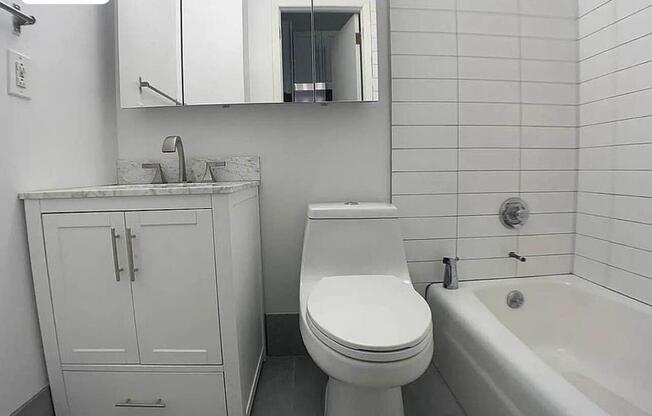 455 W 46 ST