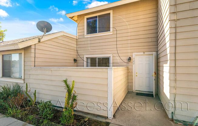 Spacious 2 Bed/2 Bath Home with Private Patio in Lake Elsinore!