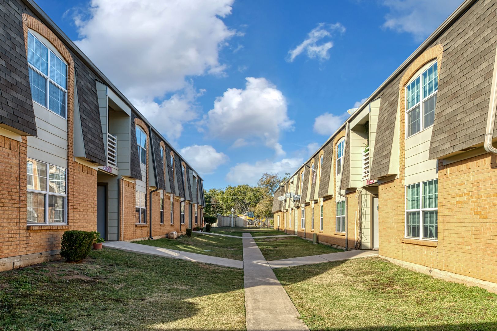 Glenview Square Apartments