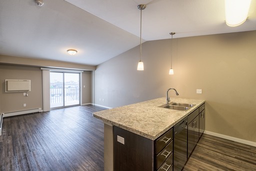 1 bed, 1 bath, 693 sqft, $1,060, Unit 101