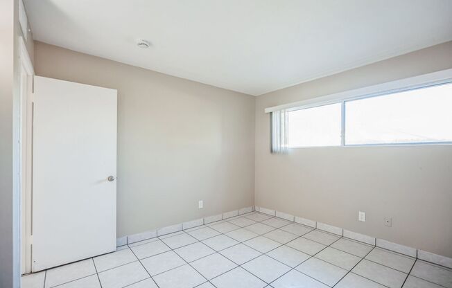 2 beds, 1 bath, 700 sqft, $1,750, Unit 15