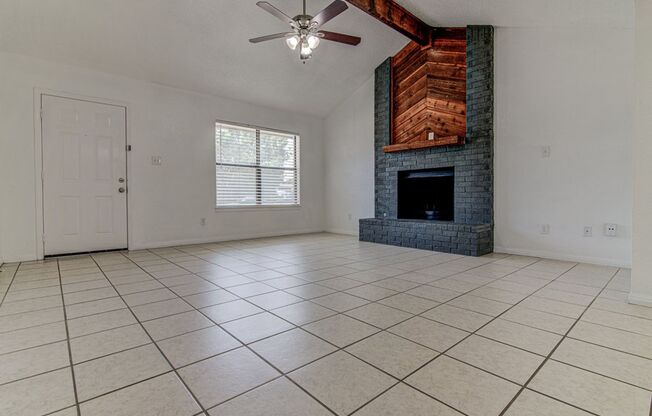 904 Country Aire Dr