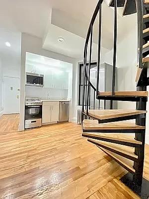 3 beds, 1 bath, $5,670, Unit 1H