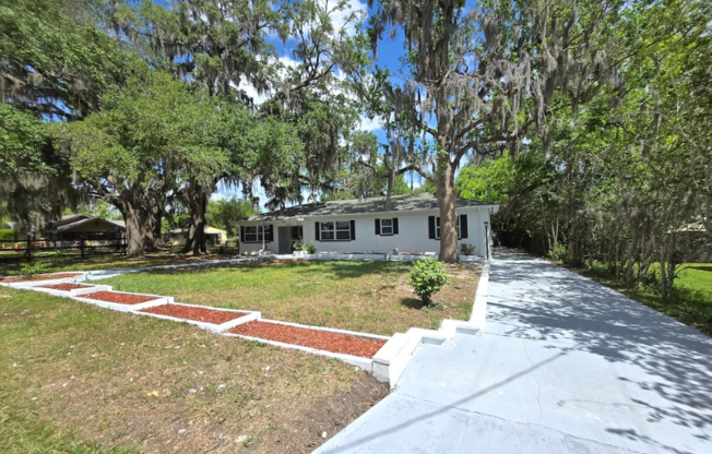 2827 SE 2 ST