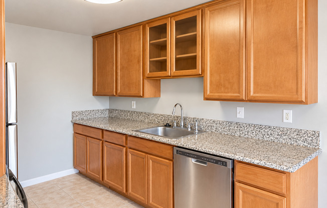 2 beds, 1 bath, 817 sqft, $3,400, Unit Unit 10