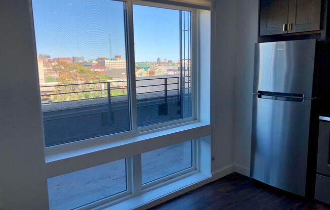 Studio, 1 bath, 400 sqft, $1,310, Unit 502