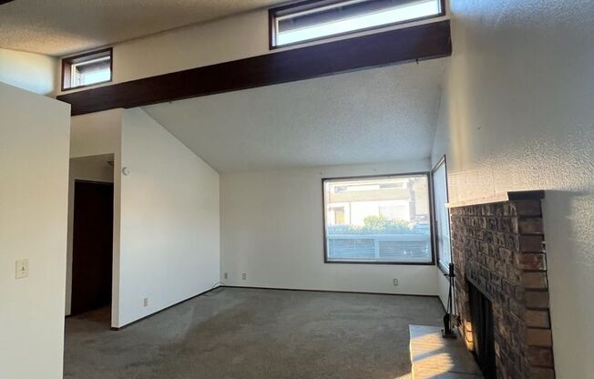 1 bed, 1 bath, $1,350, Unit Unit 1