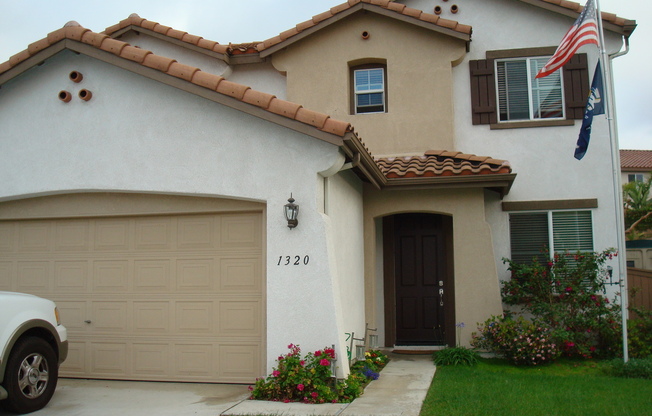 Large 3 bedroom home with loft and large backyard  in Otay Ranch/Sun Bow Community