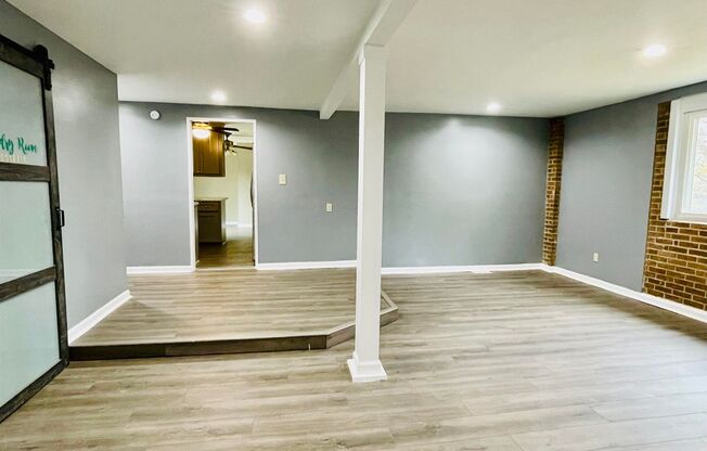 3 beds, 2 baths, $1,500