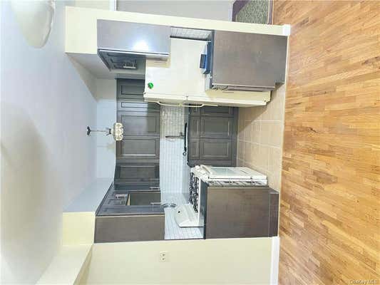 3 beds, 1 bath, 1,000 sqft, $3,200, Unit 2