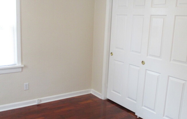 2 beds, 1 bath, $1,595