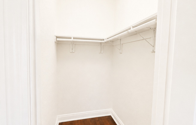 450 S Benton