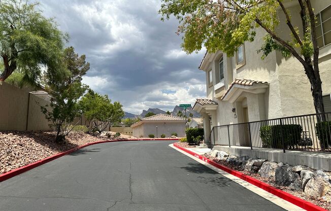 Summerlin Stunner!!